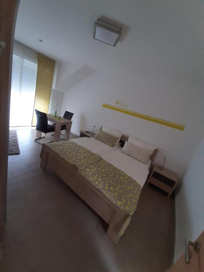 Casa La Vino Apartman Leiwen Kültér fotó